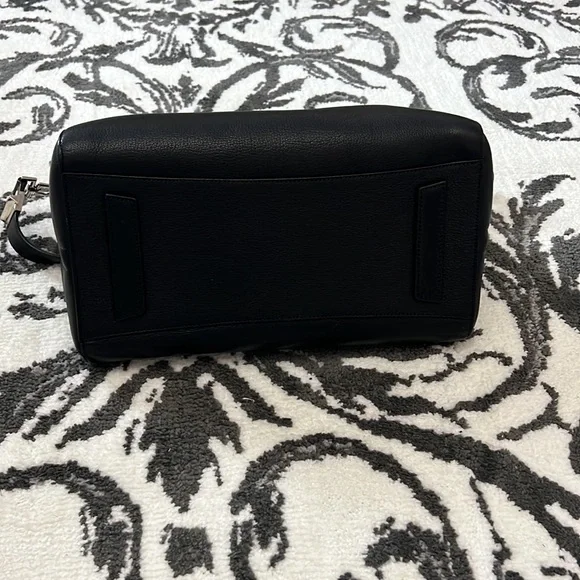 Givenchy Antigona Medium - Picture 3 of 6